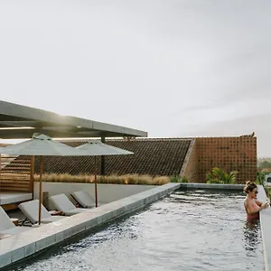 https://the-komu.hotelsseminyak.net